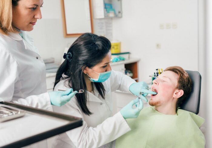 4 Compelling Reasons to Visit a Dentist Regularly