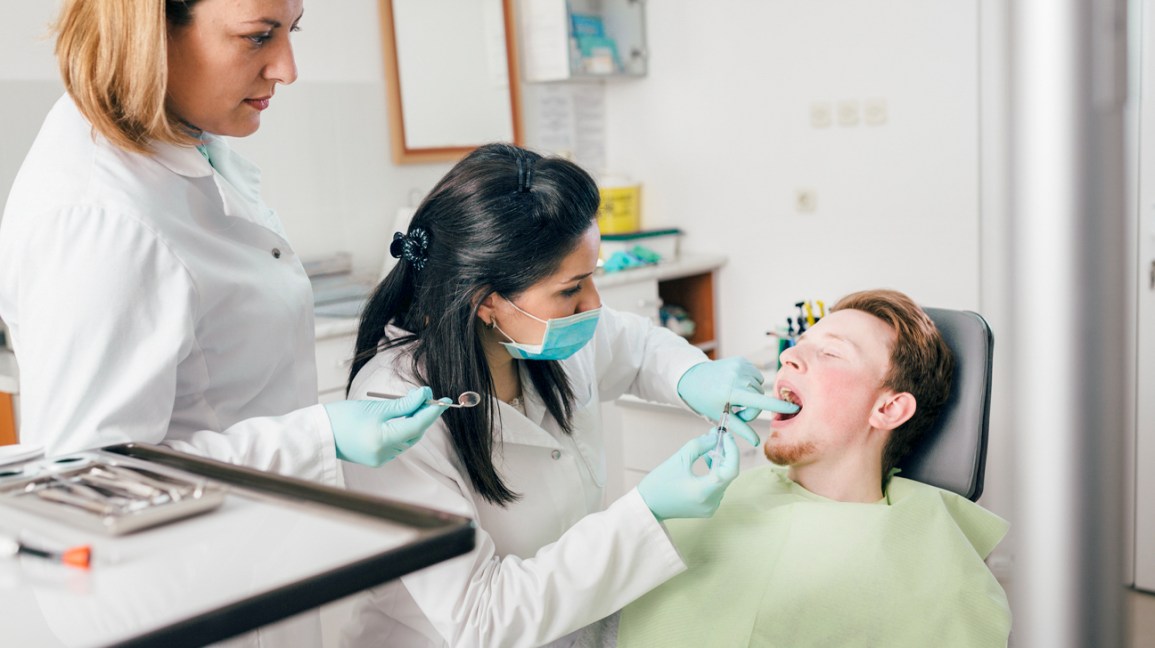 4 Compelling Reasons to Visit a Dentist Regularly