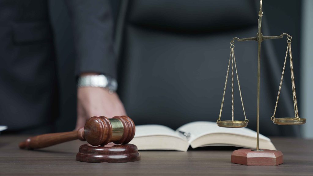 What To Expect When Working With A Lawyer In The UAE